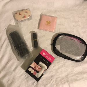 NWT Wacoal Beauty Bundle